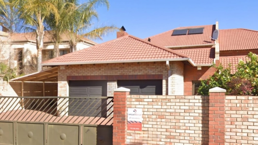 3 Bedroom Property for Sale in Langenhovenpark Free State